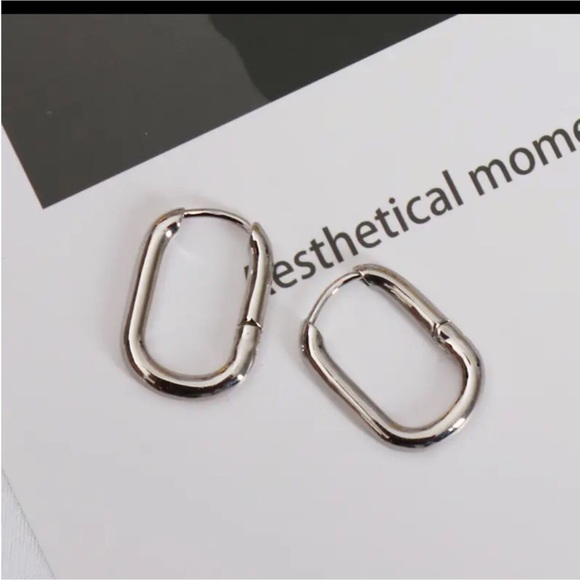 Jewelry - White Gold Filled Simplistic Earrings